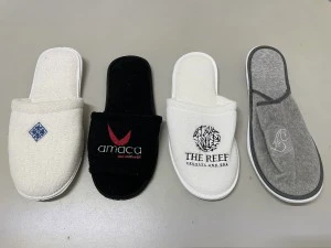 Pantuflas y sandalias personalizadas