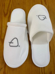 Pantuflas y sandalias personalizadas